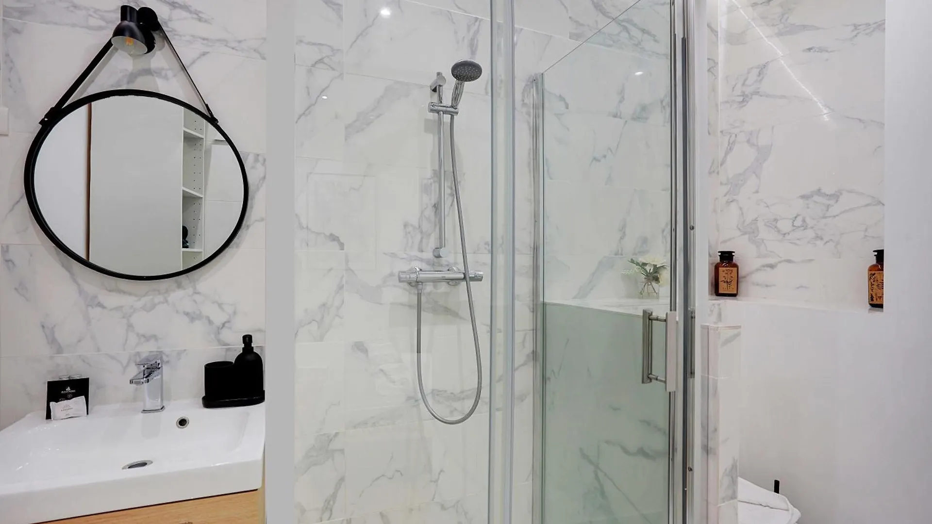 פריז Cozy Apartment - 1Br-3P - Bastille 0*,